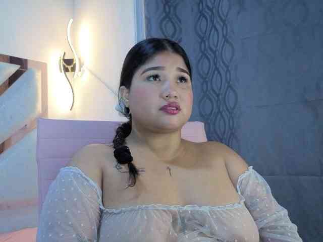 EmmaWaditsoon webcam