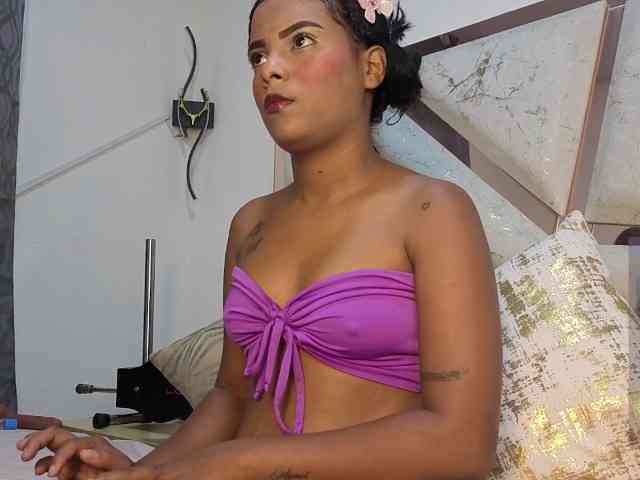 EmmaWaditsoon webcam