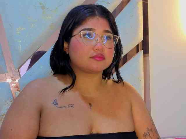 EmmaWaditsoon webcam
