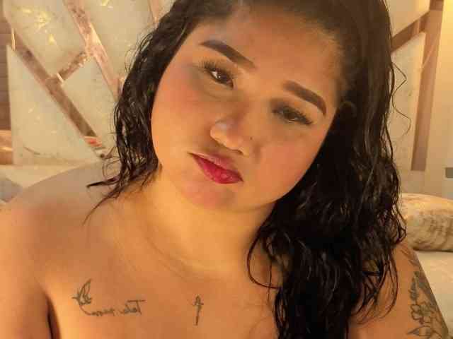EmmaWaditsoon webcam