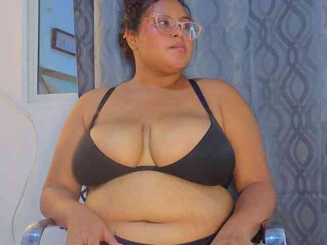 EmmaWaditsoon webcam