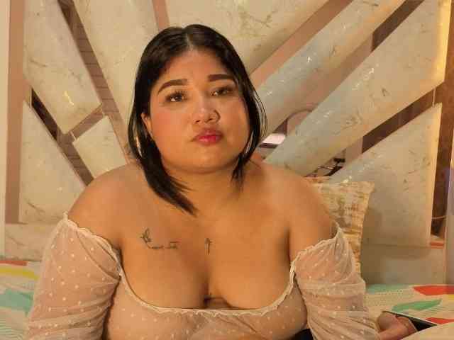 EmmaWaditsoon webcam