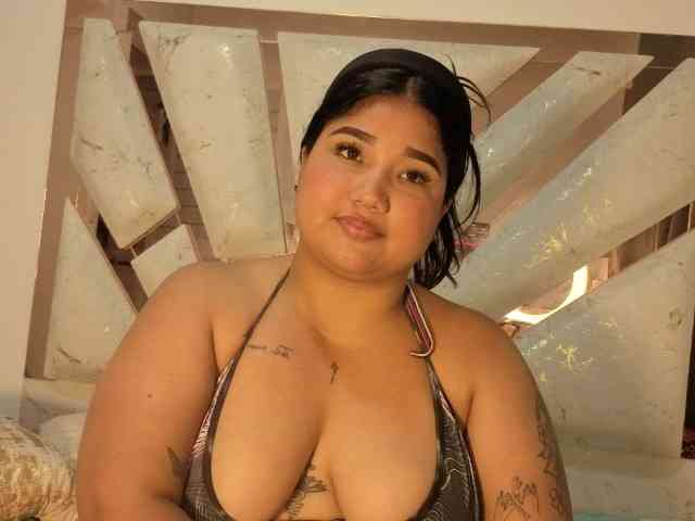 EmmaWaditsoon webcam