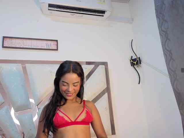EmmaWaditsoon webcam