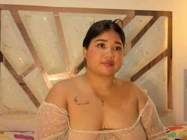 EmmaWaditsoon webcam