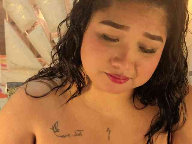 EmmaWaditsoon webcam