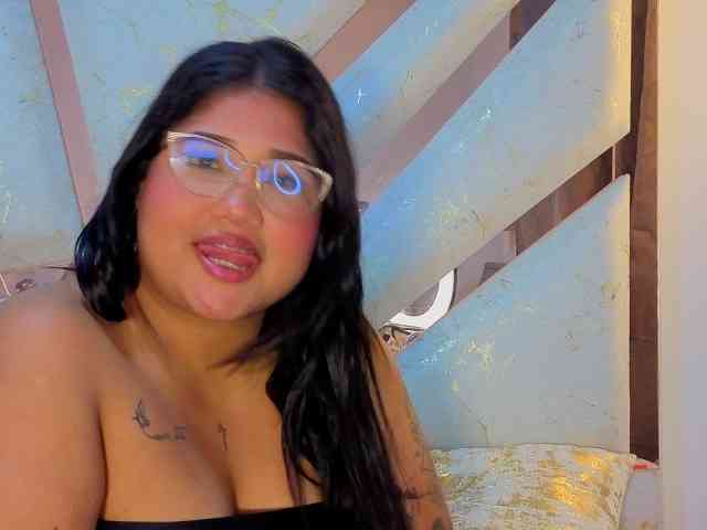 EmmaWaditsoon webcam