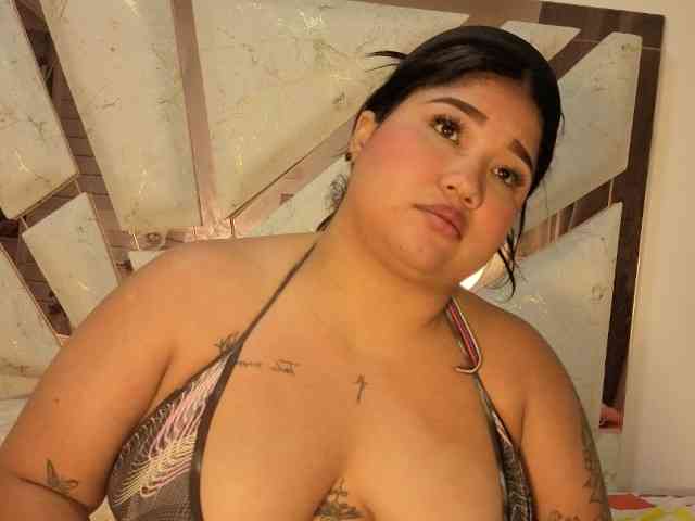EmmaWaditsoon webcam