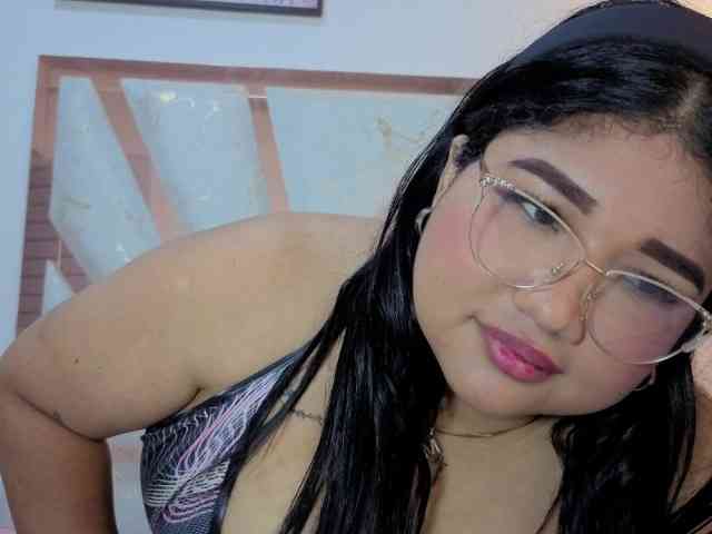 EmmaWaditsoon webcam