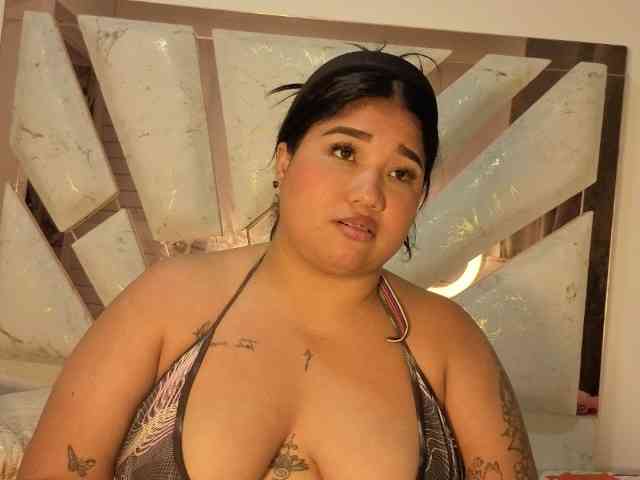 EmmaWaditsoon webcam