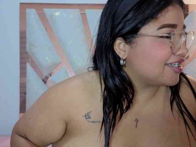 EmmaWaditsoon webcam