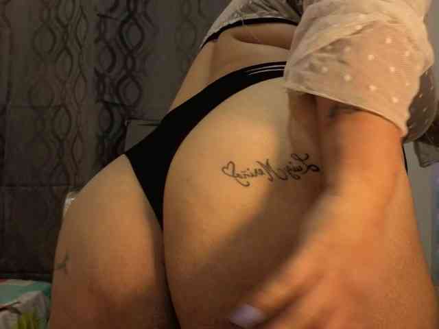 EmmaWaditsoon webcam