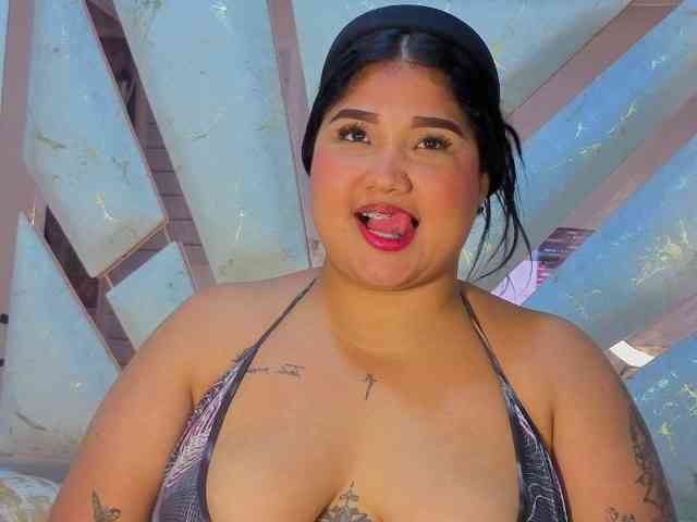 EmmaWaditsoon webcam