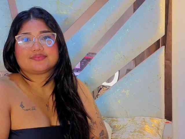 EmmaWaditsoon webcam