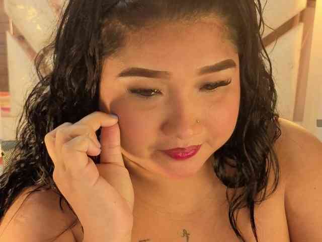 EmmaWaditsoon webcam