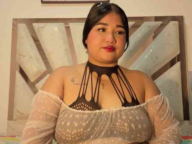 EmmaWaditsoon webcam