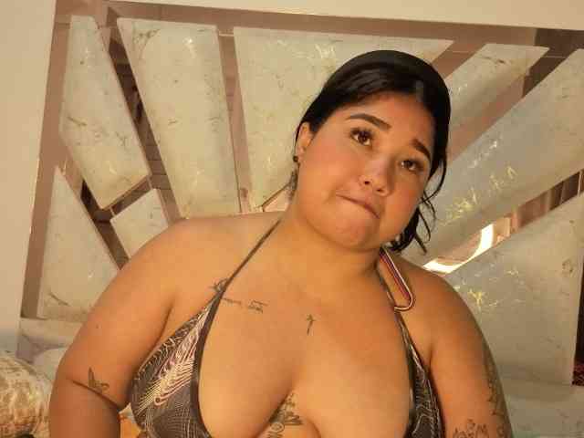 EmmaWaditsoon webcam