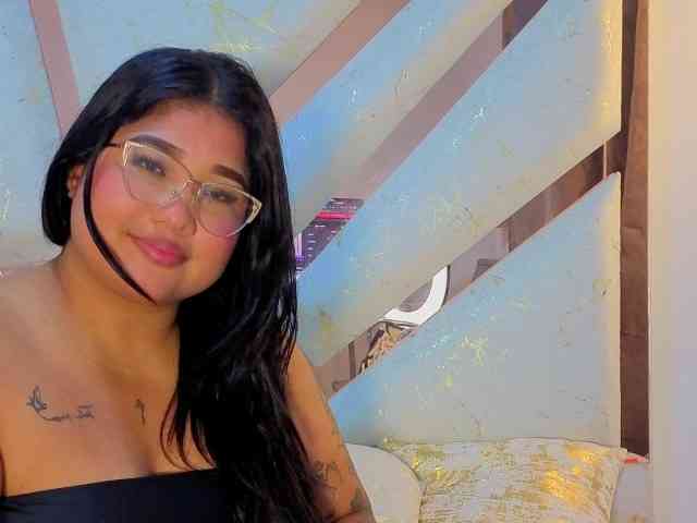 EmmaWaditsoon webcam