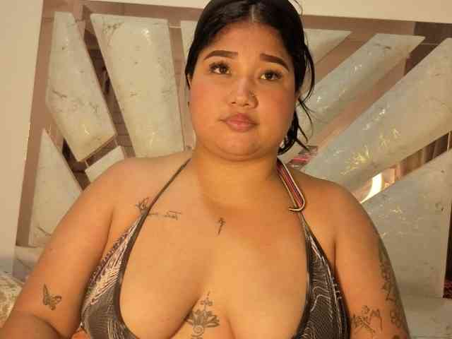 EmmaWaditsoon webcam