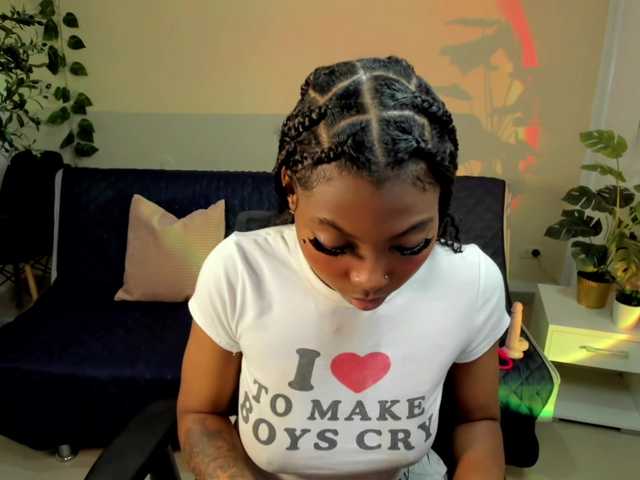 Zoe-saldana live cam on BongaCams