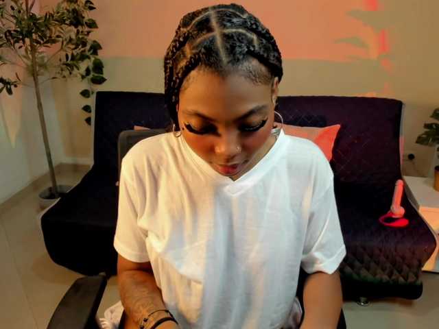 Zoe-saldana live cam on BongaCams