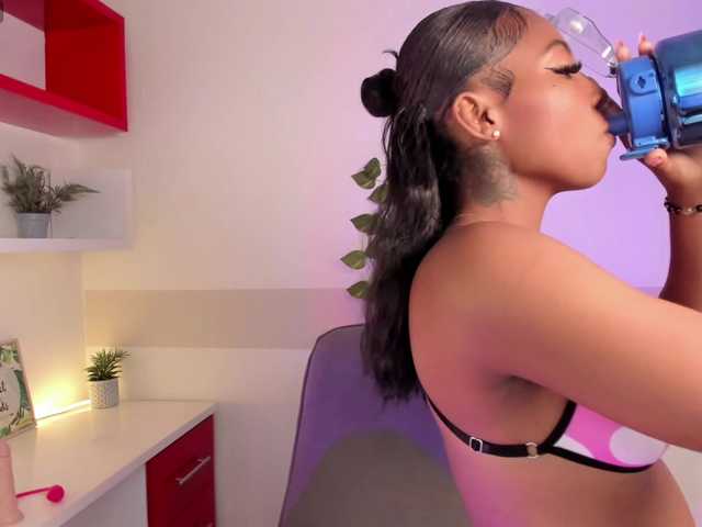 Zoe-saldana live cam on BongaCams