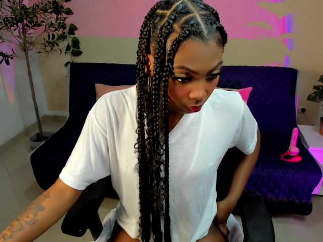 Zoe-saldana live cam on BongaCams