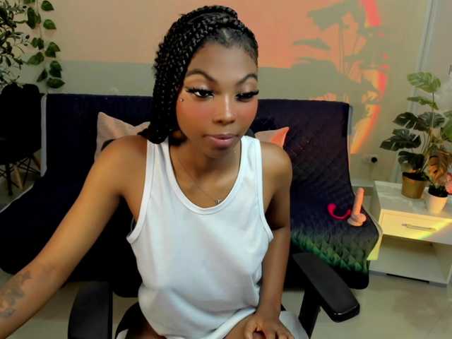 Zoe-saldana live cam on BongaCams