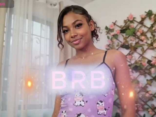 Zoe-saldana live cam on BongaCams