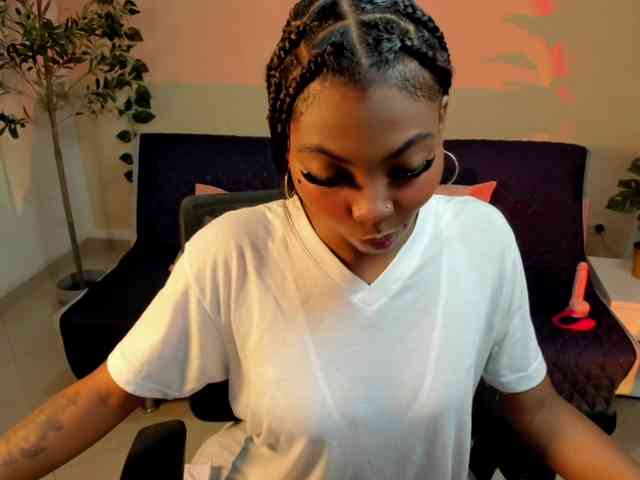 Zoe-saldana webcam