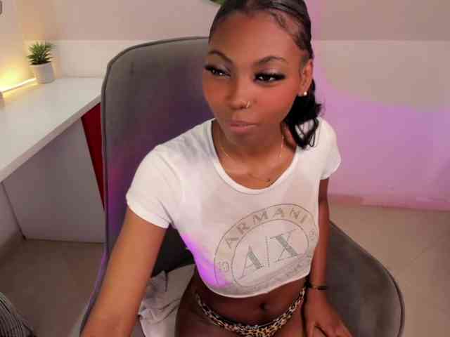 Zoe-saldana webcam
