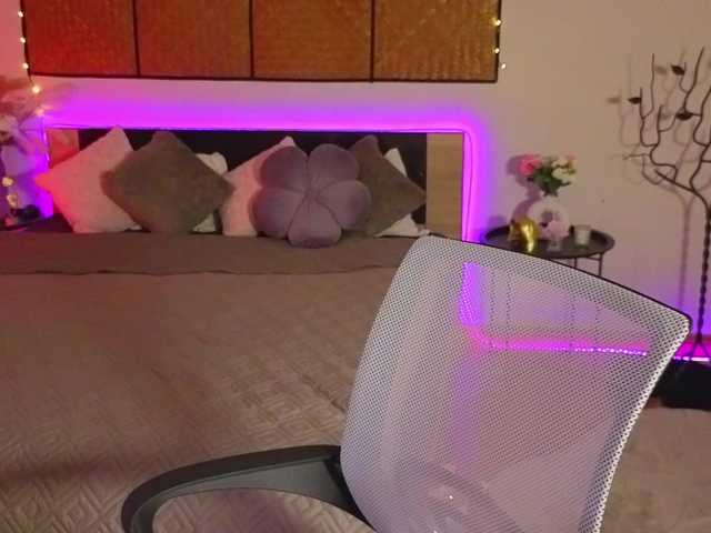 AdelinkaSweetie live cam on BongaCams