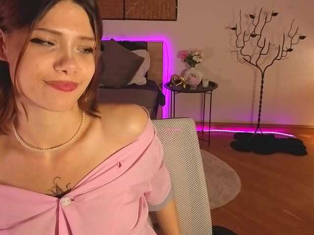AdelinkaSweetie live cam on BongaCams