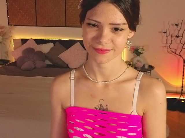 AdelinkaSweetie live cam on BongaCams