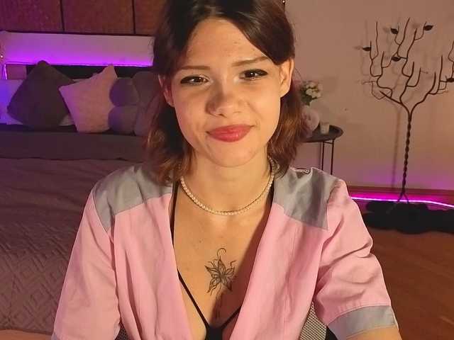 AdelinkaSweetie live cam on BongaCams
