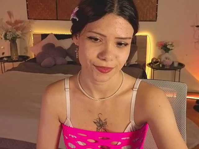 AdelinkaSweetie live cam on BongaCams
