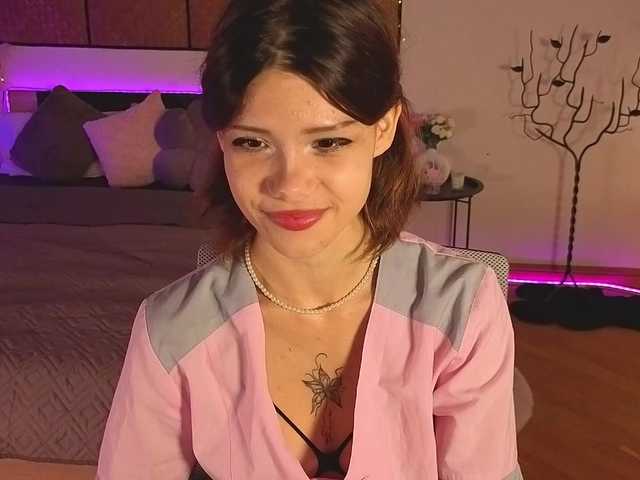 AdelinkaSweetie live cam on BongaCams