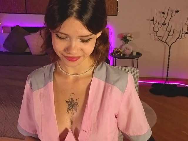 AdelinkaSweetie live cam on BongaCams
