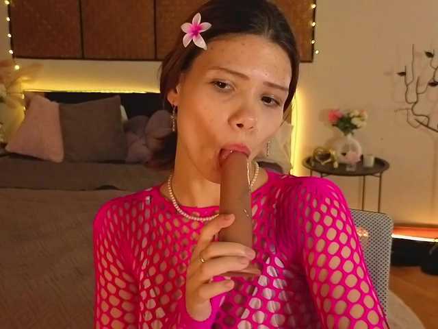 AdelinkaSweetie live cam on BongaCams