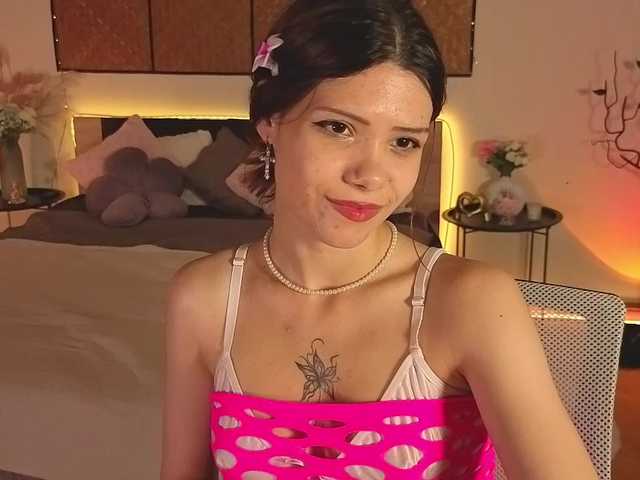 AdelinkaSweetie live cam on BongaCams
