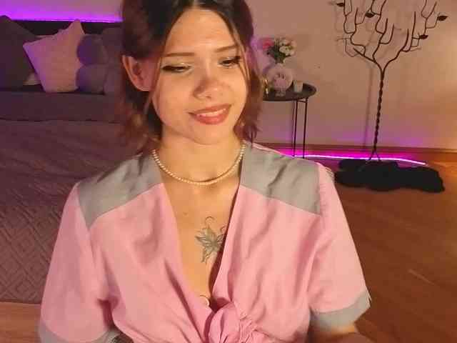 adelinkasweetie's live room