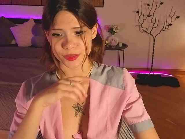 adelinkasweetie's live room