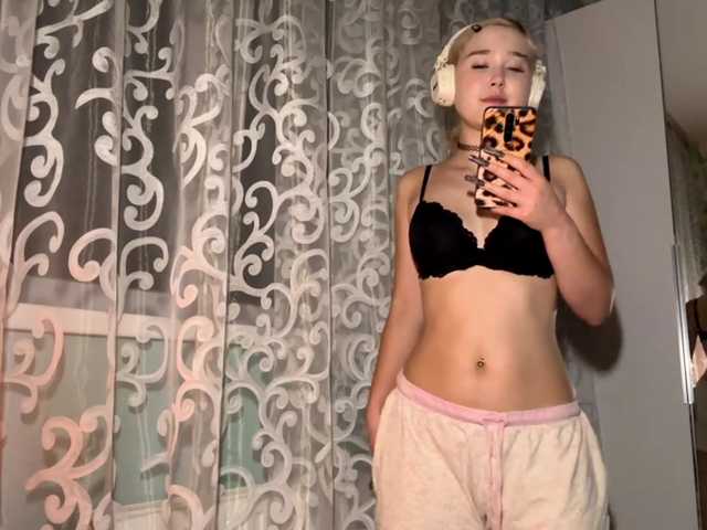 VivienaRoyze live cam on BongaCams