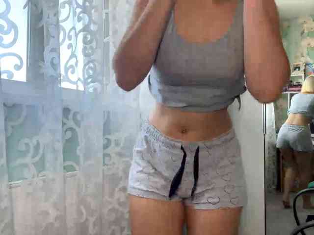 Model: VivienaRoyze