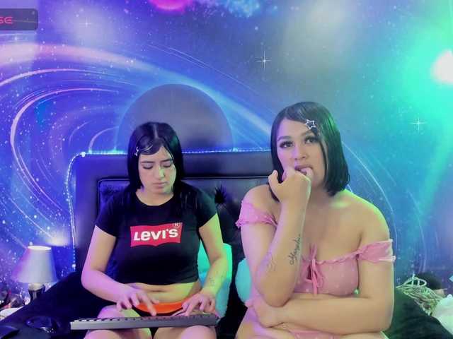 lesbian-scissorss live webcam show