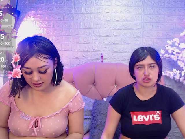 lesbian-scissorss live cam on BongaCams