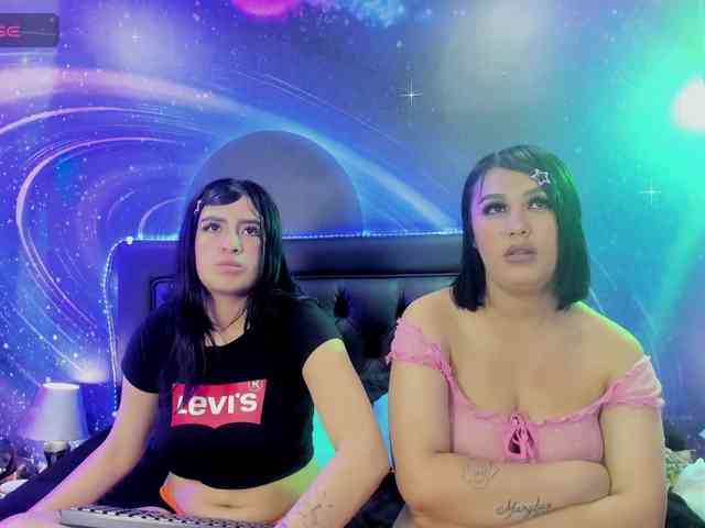 lesbian-scissorss webcam