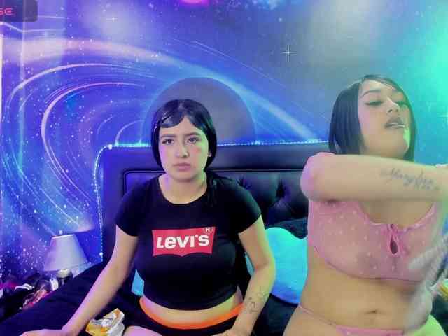 Modelo: lesbian-scissorss