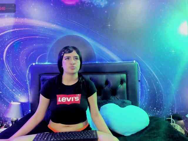 lesbian-scissorss webcam