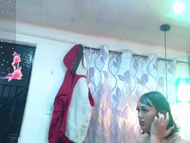 lesbian-scissorss webcam